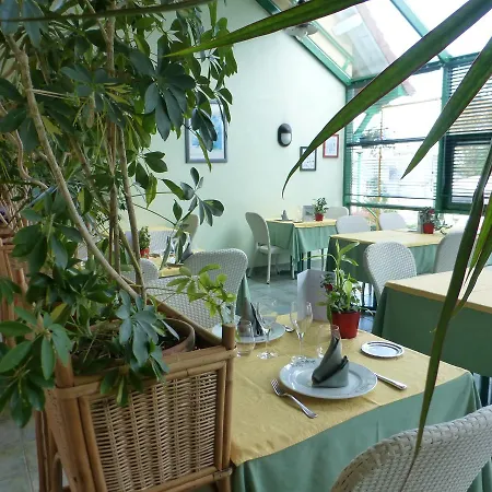 Hotel L'auberge De L'olive Dompierre-sur-Besbre